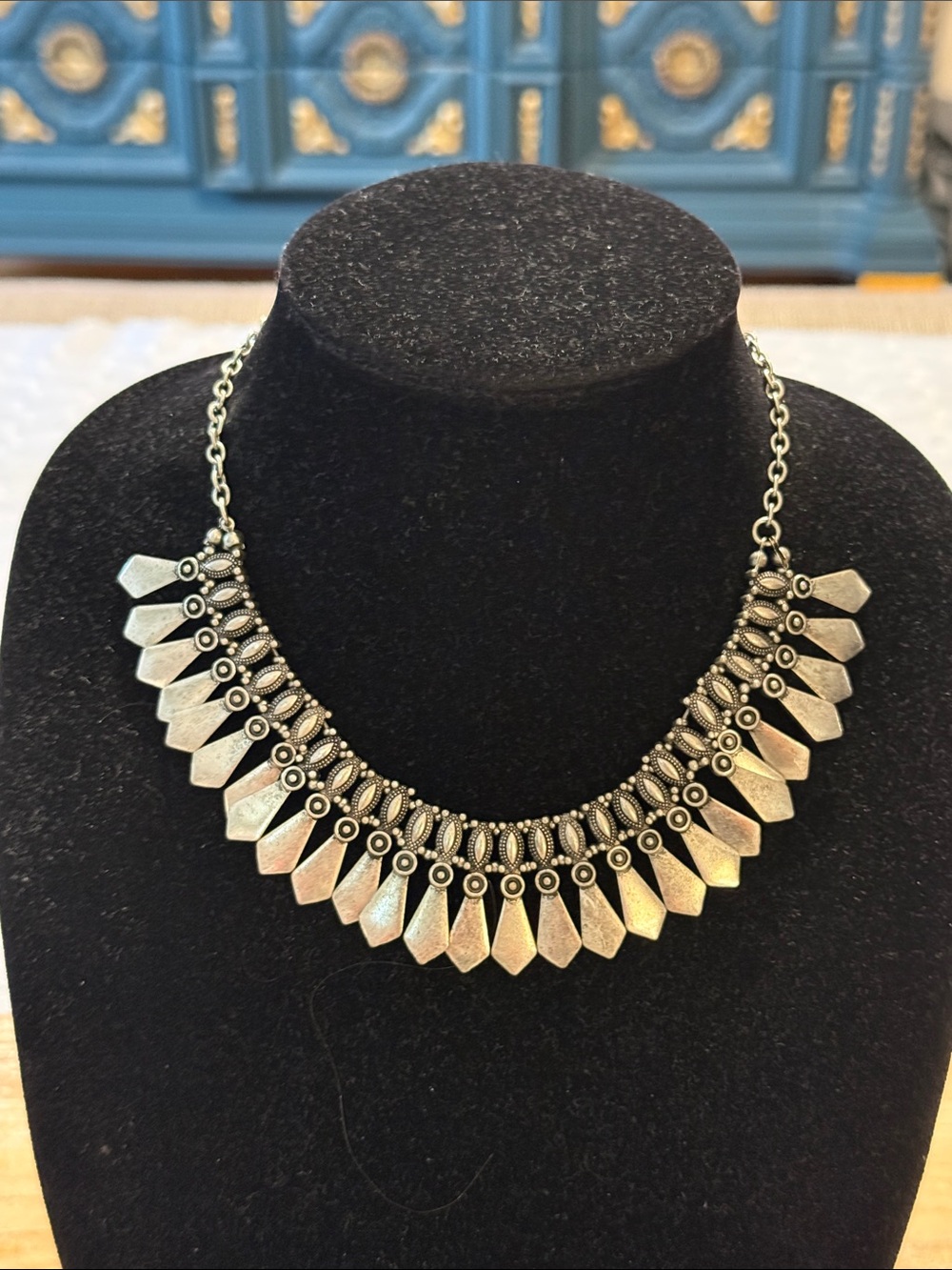 Vintage Silver Tone Celtic Choker Bib Pendant Statement Necklace